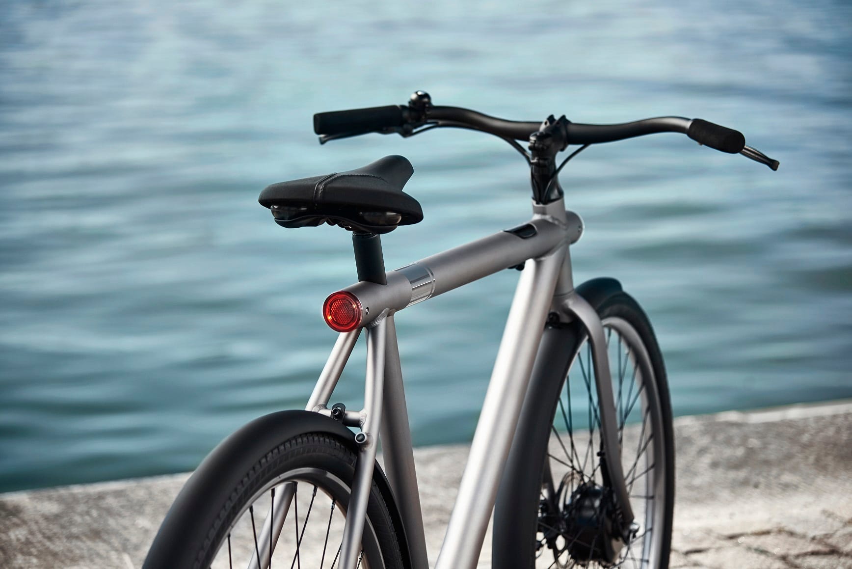 Vanmoof uses reality distortion field for shipping